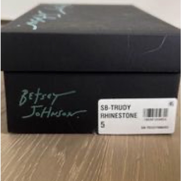 Betsey Johnson Rhinestone Slide - Picture 3 of 4